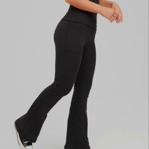 Nwot arie offline flare leggings super stretch super strong!